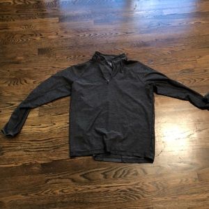 Men’s long sleeve pull over